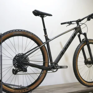 TREK Marlin 8 Medium (Pre-Owned)