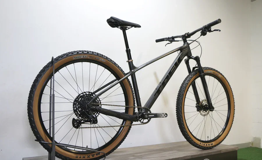 TREK Marlin 8 Medium (Pre-Owned)