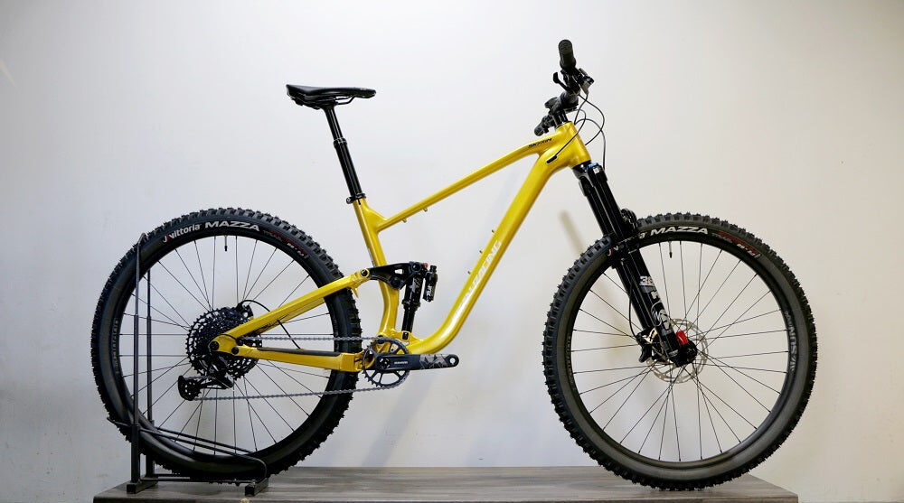 TITAN RACING Skyrim Expert Large (Custom)